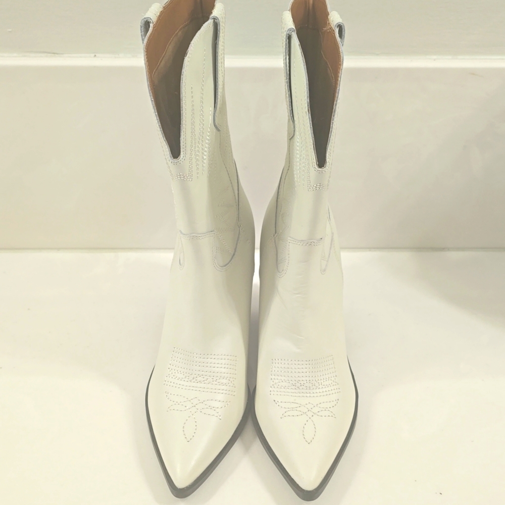Marc Fisher White Western Pointed Toe Heeled Boots - Picture 2 of 14